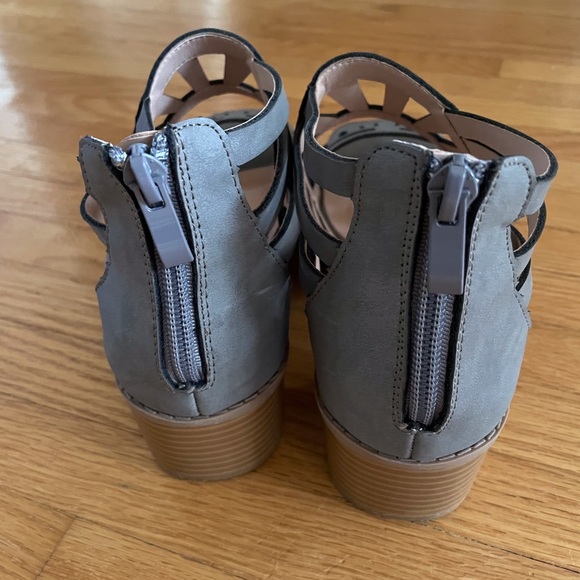 TG gladiator heel sandals, size 8.5. Gently worn. - Picture 6 of 10